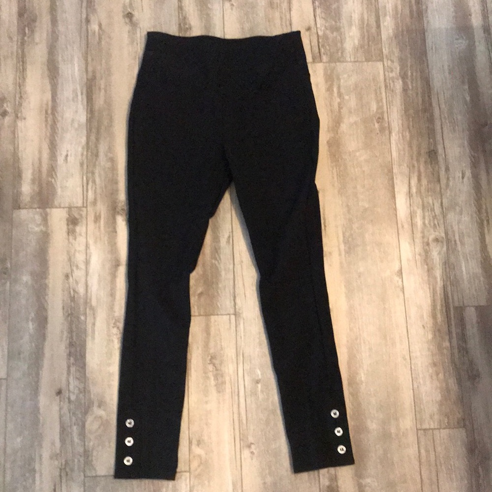 Romeo & Juliet Couture Black Leggings w/ Buttons